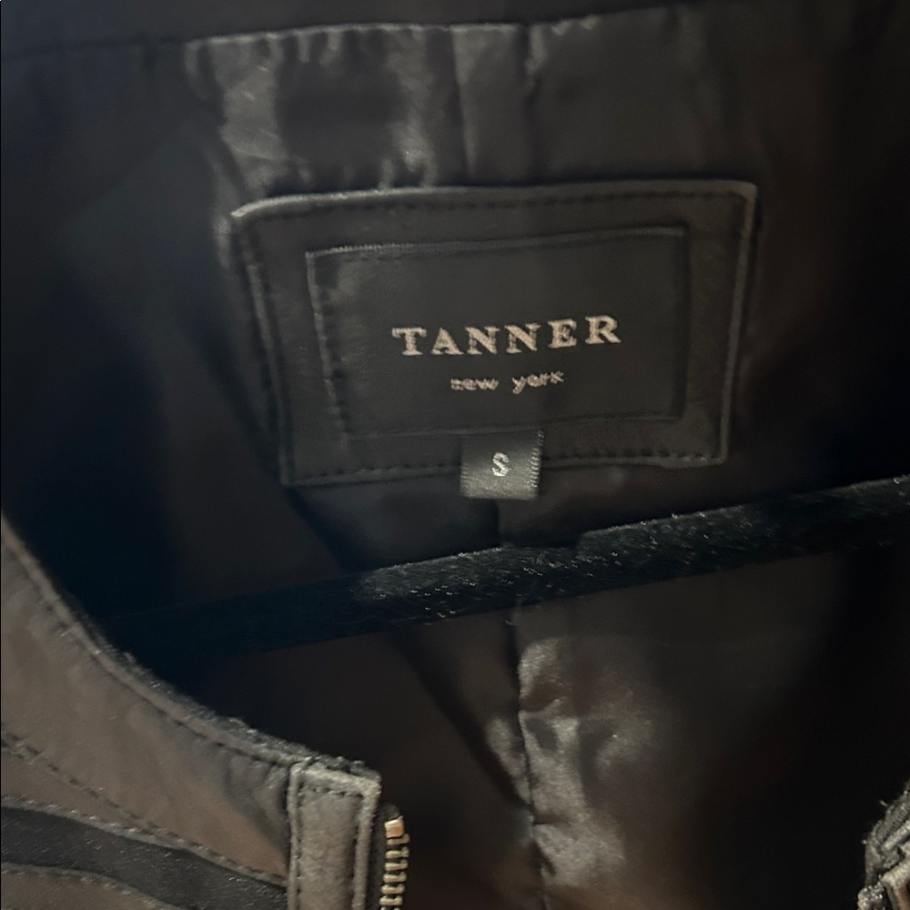 Women's Black Textured leather Blazer - Picture 3 of 6